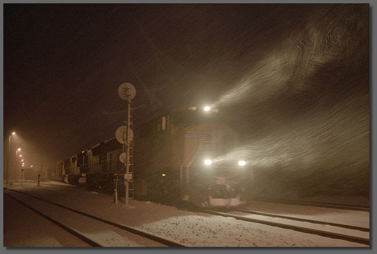 Southbound UP train approaches the shanty at Black Butte